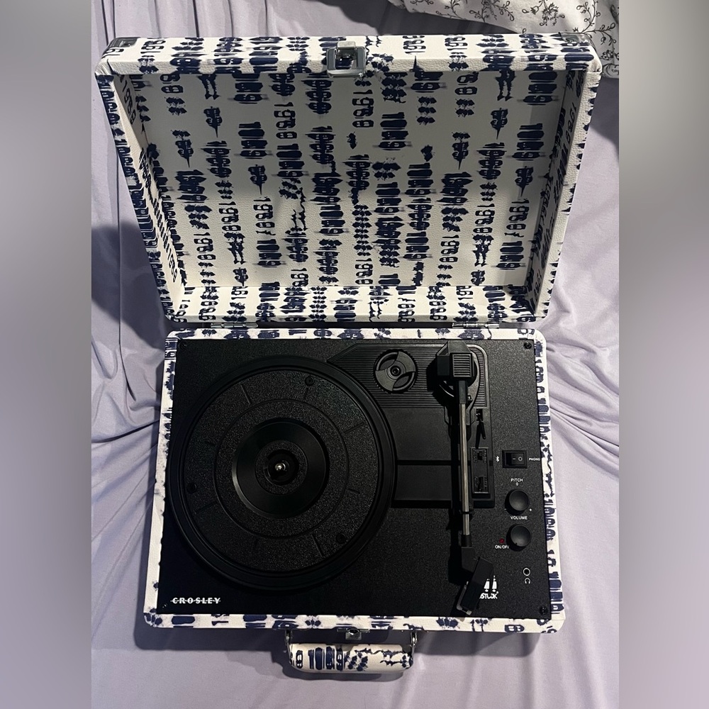 BRAND NEW NEVER USED Crosley Record Player